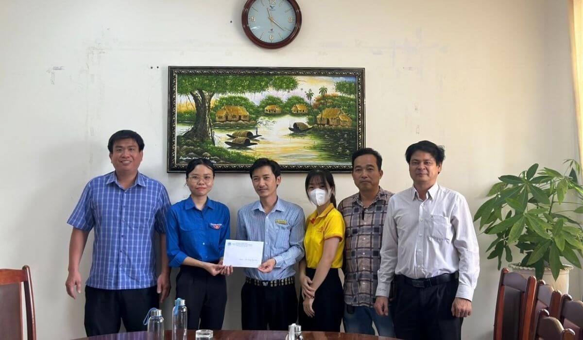 Chương trình quyên tặng xe cứu thương cho huyện Mèo Vạc, Hà Giang